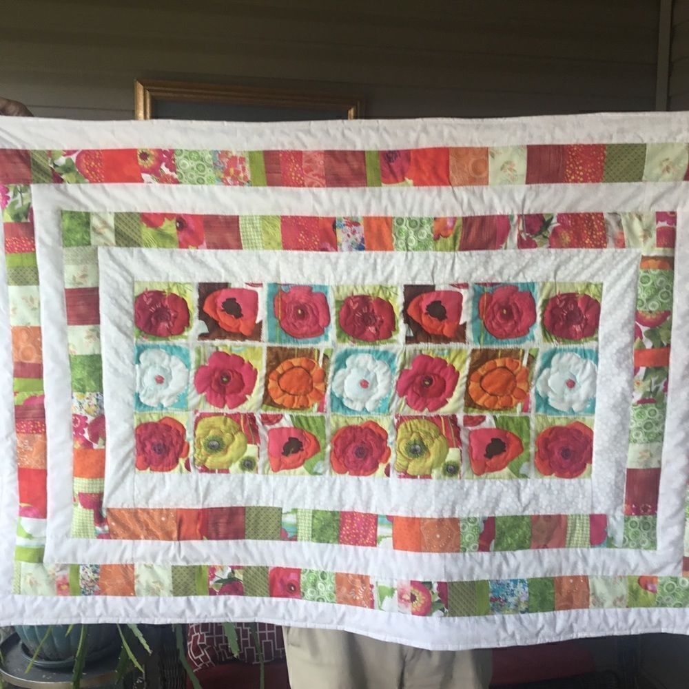 NWT. Hand Crafted Bright Poppies Quilt
